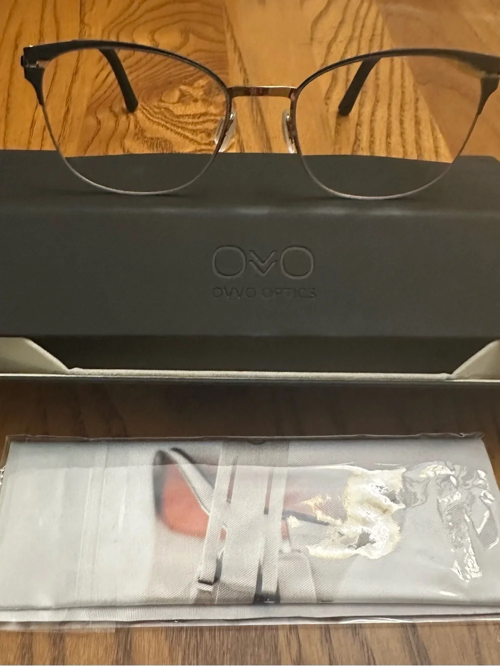 OVVO Optics Women’s Frame with OVVO Case